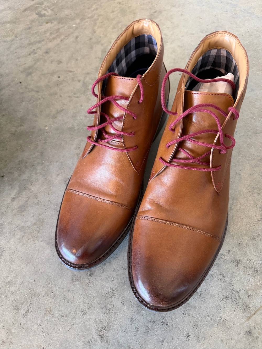 Bostonian Tan Leather Chukka Boots with Burgundy Laces size 11
